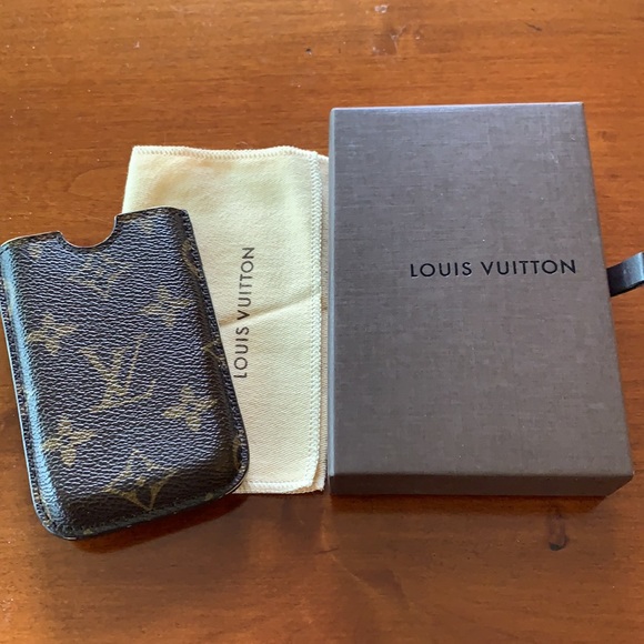 Authentic Louis Vuitton iPhone 5 hard case with original pouch and box and tags - Picture 3 of 12